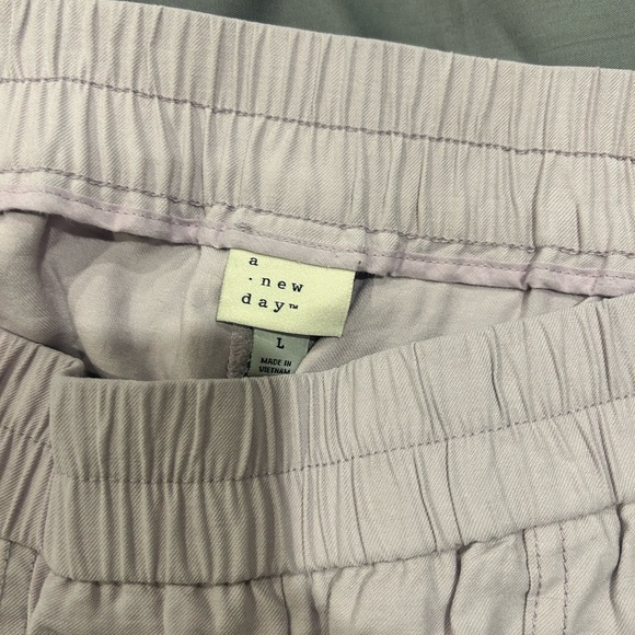 3 for $15 - Bundle 3 items and save  - A New Day lavender cargo pants size L - Picture 2 of 2